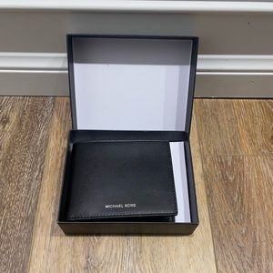 Michael Kors Mens Wallet, never used